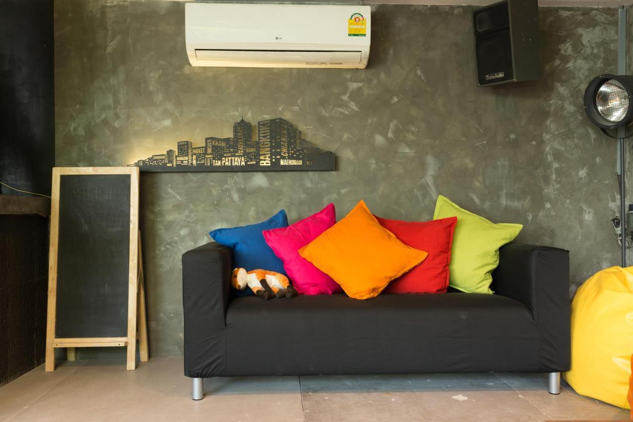 Albergue Revolution Asoke Bangkok Exterior foto